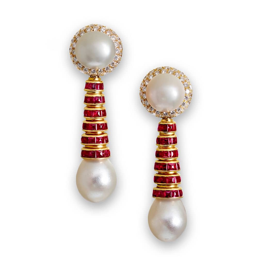 Important jewels Bulgari pearl, ruby and diamond earrings